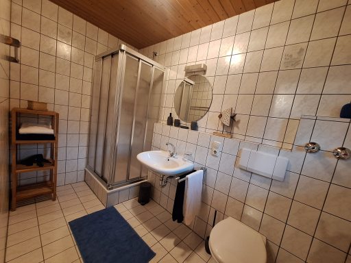 FeWo Waldeck Badezimmer Tageslichtbad Fenster